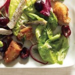 salada de frango, alface e cerejas